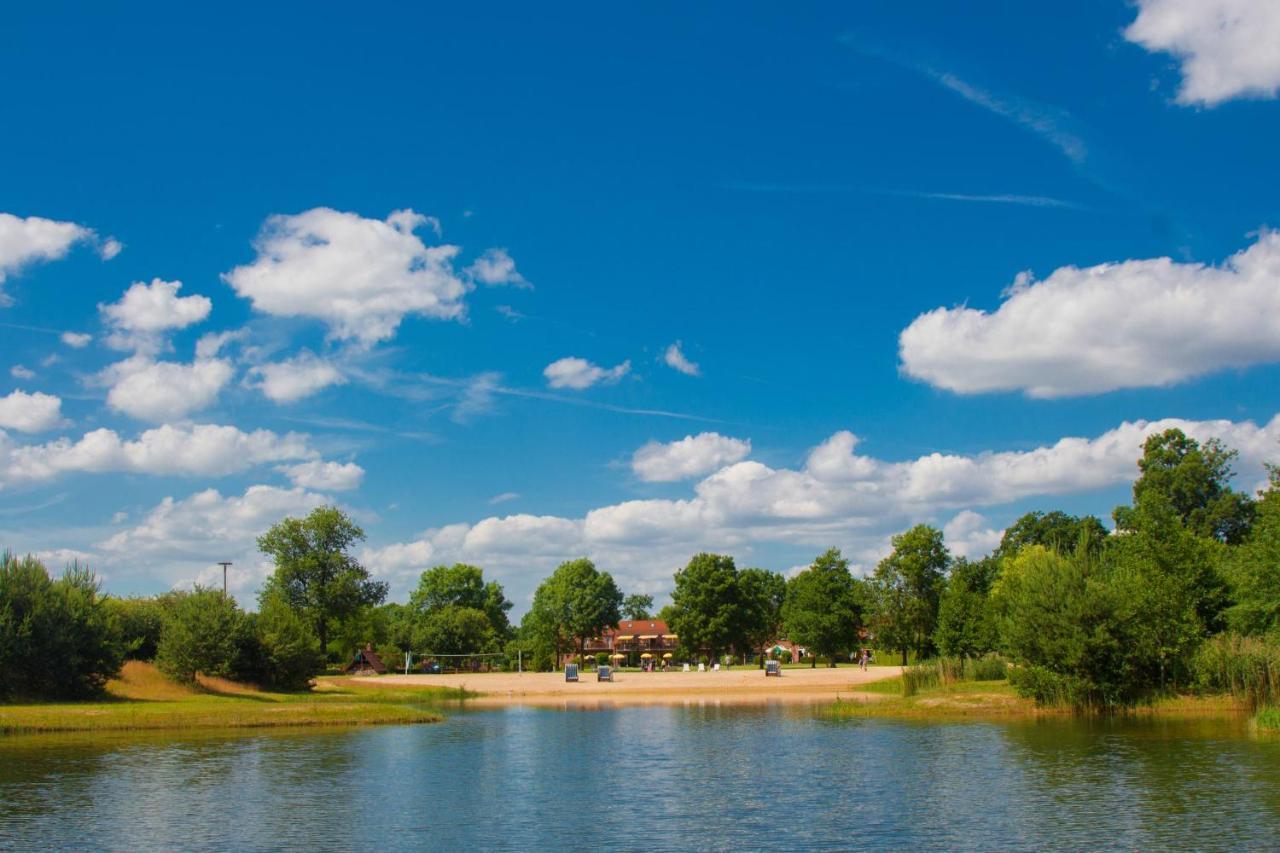 Ferienpark Mecklenburg Hotel Ziegendorf Buitenkant foto