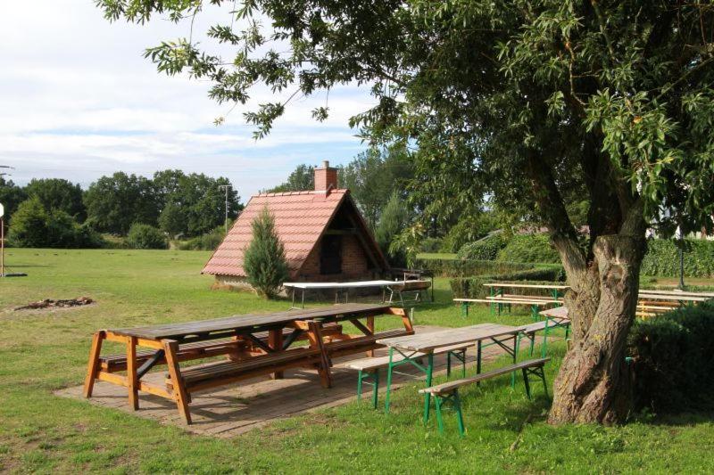 Ferienpark Mecklenburg Hotel Ziegendorf Buitenkant foto