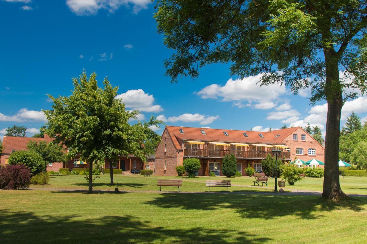 Ferienpark Mecklenburg Hotel Ziegendorf Buitenkant foto